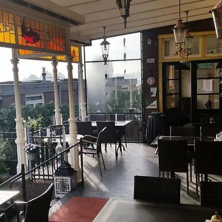 Alojamento de Acomodação e Pequeno-almoço 't Oude Veerhuis Heerewaarden